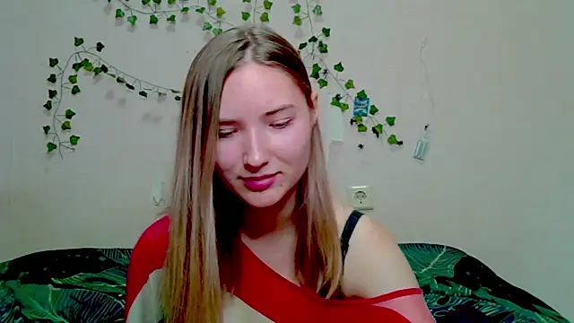  kikiclark   online show from 11/26/25, 07:26