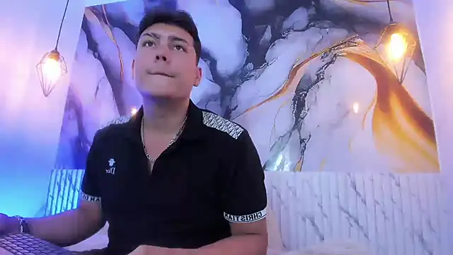 Snapshot of ActiSain chatting on 10/07/25, 02:53 ActiSain online show from 10/07/25, 02:53