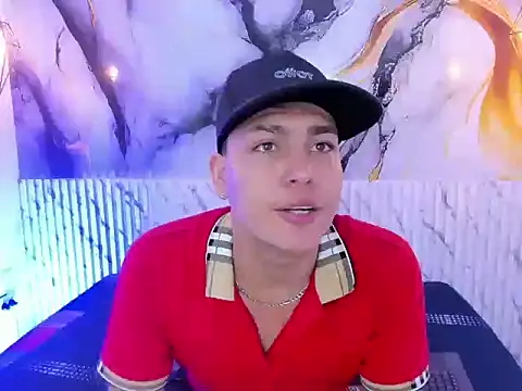 Snapshot of ActiSain chatting on 10/14/25, 02:23 ActiSain online show from 10/14/25, 02:23