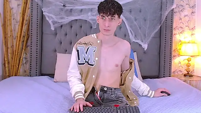 Luke Carter online show from 10/11/25, 01:09