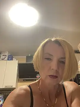 VasylynaLove421 online show from 09/10/25, 07:14