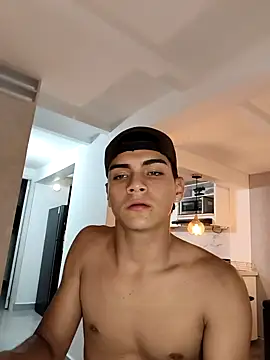 Snapshot of Zeusmagnos chatting on 09/29/25, 10:36 Zeusmagnos online show from 09/29/25, 10:36