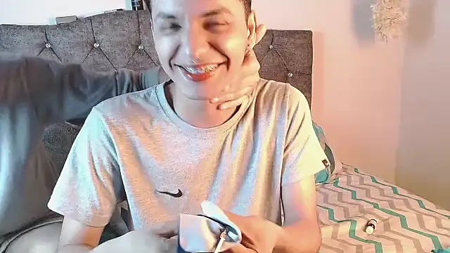 logan willyams  online show from 10/13/25, 10:54