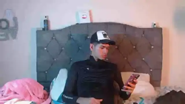 logan willyams  online show from 10/17/25, 07:49