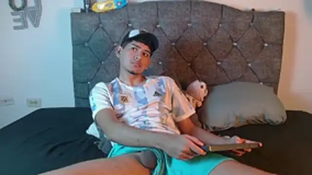 logan willyams  online show from 10/18/25, 09:59