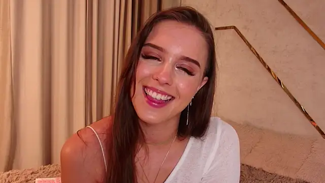 Snapshot of Olivia_Mourr chatting on 11/21/25, 05:00 Olivia Mourr online show from 11/21/25, 05:00