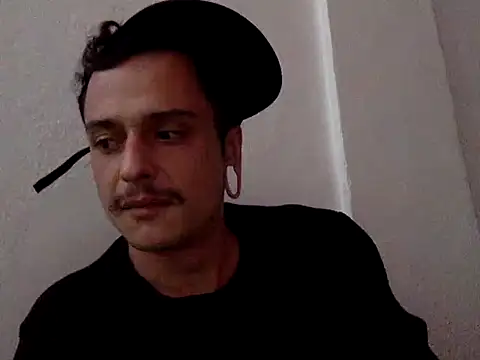 Snapshot of chrisalmeid_ chatting on 09/24/25, 10:51 chrisalmeid  online show from 09/24/25, 10:51