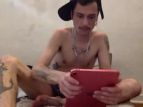 Snapshot of chrisalmeid_ chatting on 10/13/25, 12:54 chrisalmeid  online show from 10/13/25, 12:54