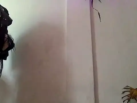 Snapshot of chrisalmeid_ chatting on 11/04/25, 10:03 chrisalmeid  online show from 11/04/25, 10:03