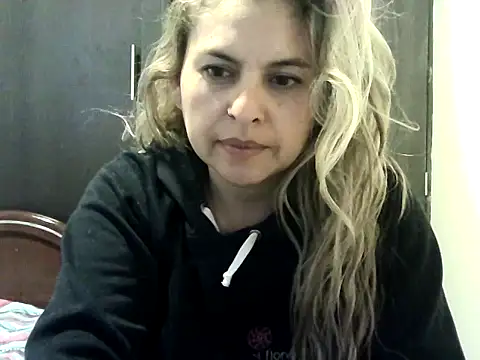 Valery  Rouse  online show from 09/28/25, 09:42