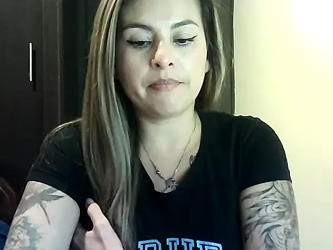 Snapshot of Valery__Rouse_ chatting on 01/17/26, 11:30 Valery Rouse online show from 01/17/26, 11:30