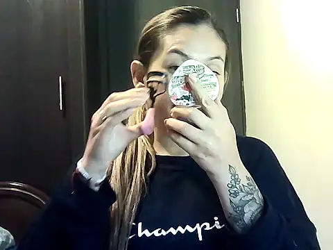 Snapshot of Valery__Rouse_ chatting on 03/18/26, 10:24 Valery Rouse online show from 03/18/26, 10:24