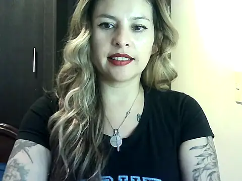 Snapshot of Valery__Rouse_ chatting on 03/22/26, 08:23 Valery Rouse online show from 03/22/26, 08:23