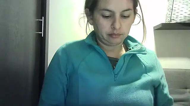 Snapshot of Valery__Rouse_ chatting on 04/11/26, 04:17 Valery Rouse online show from 04/11/26, 04:17