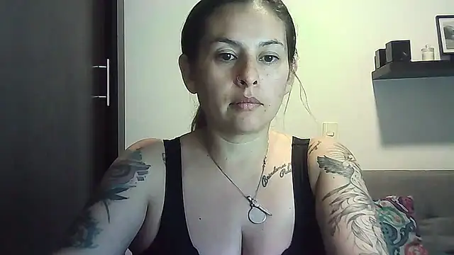 Snapshot of Valery__Rouse_ chatting on 04/14/26, 10:05 Valery Rouse online show from 04/14/26, 10:05
