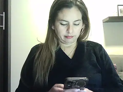 Snapshot of Valery__Rouse_ chatting on 04/16/26, 10:12 Valery Rouse online show from 04/16/26, 10:12