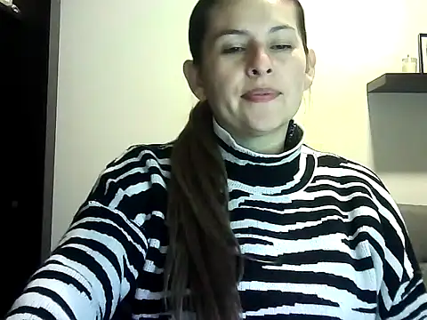 Snapshot of Valery__Rouse_ chatting on 04/18/26, 02:15 Valery Rouse online show from 04/18/26, 02:15