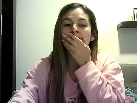 Snapshot of Valery__Rouse_ chatting on 04/23/26, 12:04 Valery Rouse online show from 04/23/26, 12:04