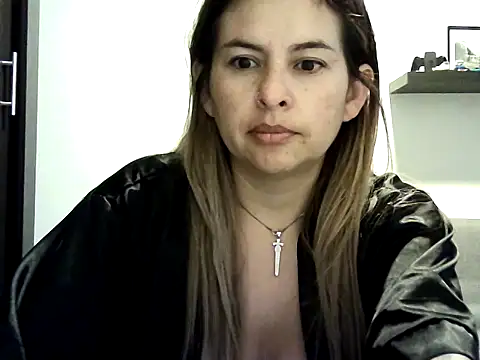 Snapshot of Valery__Rouse_ chatting on 05/27/26, 11:51 Valery Rouse online show from 05/27/26, 11:51