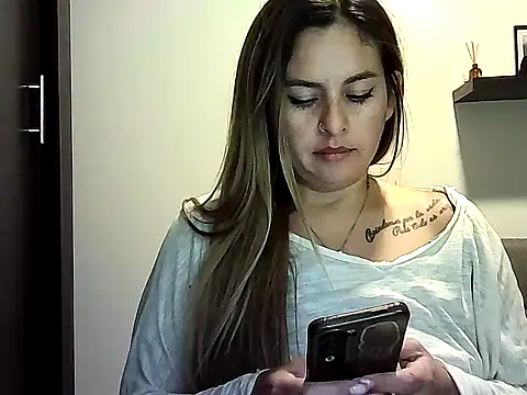 Snapshot of Valery__Rouse_ chatting on 06/07/26, 01:21 Valery Rouse online show from 06/07/26, 01:21