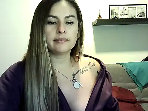 Valery  Rouse  online show from 06/30/26, 10:33