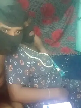 Snapshot of telugucouplee22 chatting on 09/09/25, 05:23 telugucouplee22 online show from 09/09/25, 05:23