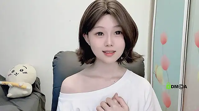 gummy-candy online show from 10/11/25, 01:05