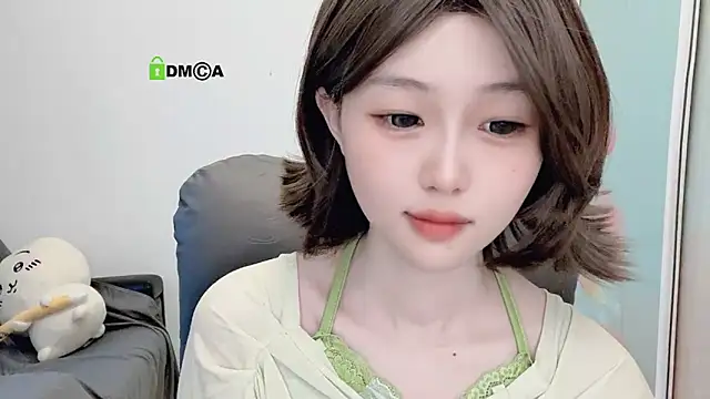 gummy-candy online show from 10/17/25, 02:26