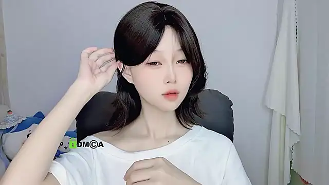 gummy-candy online show from 10/24/25, 02:08