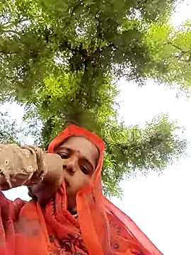 Snapshot of Hot-honi chatting on 10/15/25, 06:13 Hot-honi online show from 10/15/25, 06:13