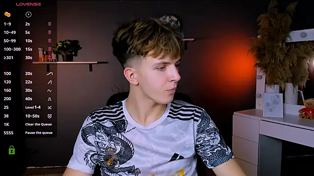 travis wolf  online show from 10/08/25, 07:11