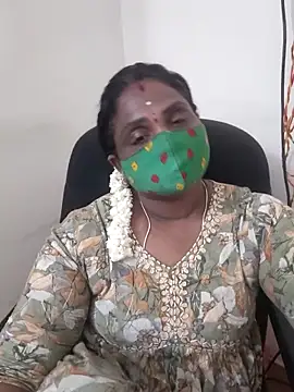 Snapshot of Tamil_Kavitha10 chatting on 10/01/25, 04:46 Tamil Kavitha10 online show from 10/01/25, 04:46