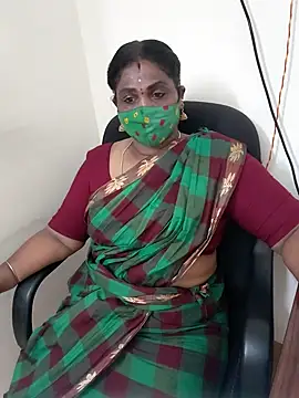 Snapshot of Tamil_Kavitha10 chatting on 10/12/25, 01:54 Tamil Kavitha10 online show from 10/12/25, 01:54