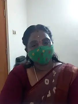 Snapshot of Tamil_Kavitha10 chatting on 10/16/25, 04:52 Tamil Kavitha10 online show from 10/16/25, 04:52