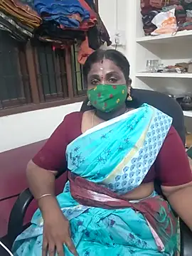 Snapshot of Tamil_Kavitha10 chatting on 10/17/25, 05:04 Tamil Kavitha10 online show from 10/17/25, 05:04