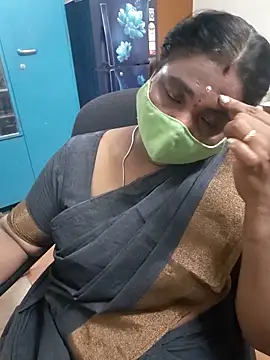 Snapshot of Tamil_Kavitha10 chatting on 10/23/25, 06:50 Tamil Kavitha10 online show from 10/23/25, 06:50