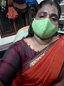 Snapshot of Tamil_Kavitha10 chatting on 10/26/25, 05:30 Tamil Kavitha10 online show from 10/26/25, 05:30