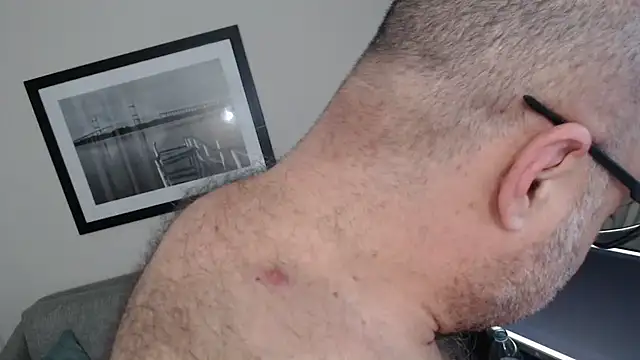 Snapshot of bullmusclejoe chatting on 11/06/25, 12:22 bullmusclejoe online show from 11/06/25, 12:22