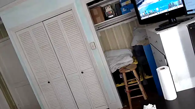 Snapshot of bullmusclejoe chatting on 11/24/25, 03:56 bullmusclejoe online show from 11/24/25, 03:56