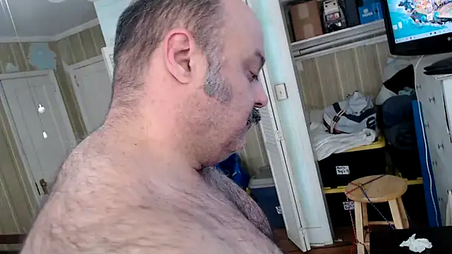 Snapshot of bullmusclejoe chatting on 12/03/25, 08:29 bullmusclejoe online show from 12/03/25, 08:29