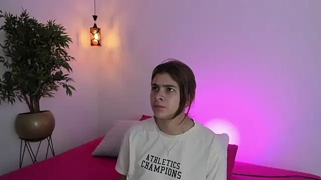 kaylajhonnes6 online show from 09/28/25, 12:54