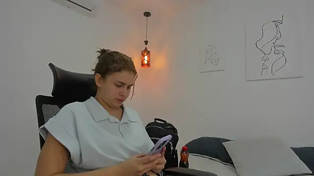 kaylajhonnes6 online show from 10/16/25, 02:51