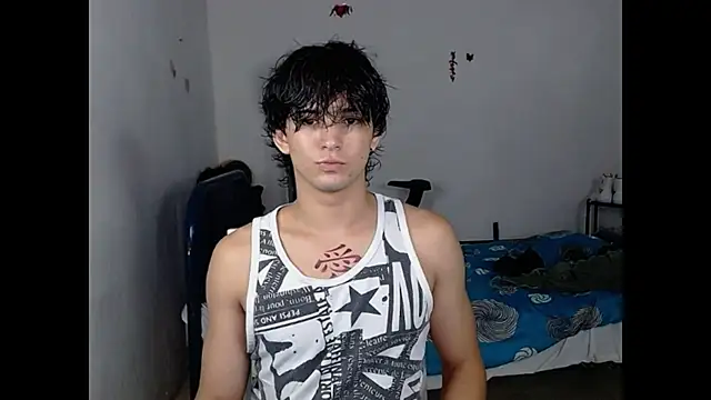 Snapshot of big_lunatic chatting on 10/17/25, 05:43 big lunatic online show from 10/17/25, 05:43