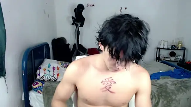 Snapshot of big_lunatic chatting on 10/29/25, 02:58 big lunatic online show from 10/29/25, 02:58