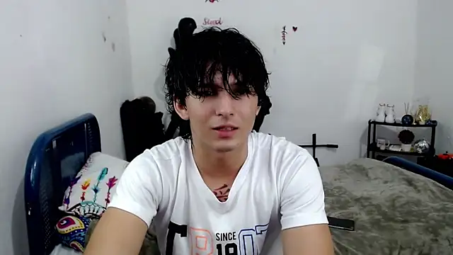 Snapshot of big_lunatic chatting on 10/30/25, 05:31 big lunatic online show from 10/30/25, 05:31