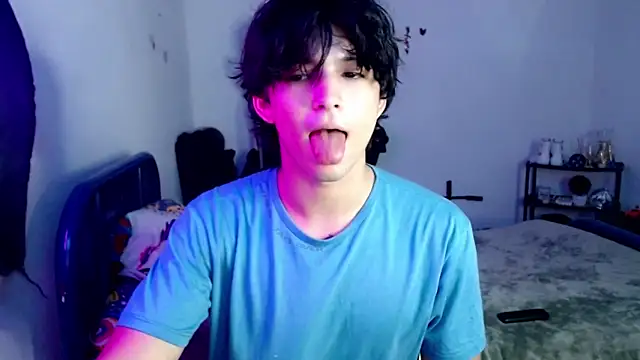 Snapshot of big_lunatic chatting on 10/31/25, 11:39 big lunatic online show from 10/31/25, 11:39