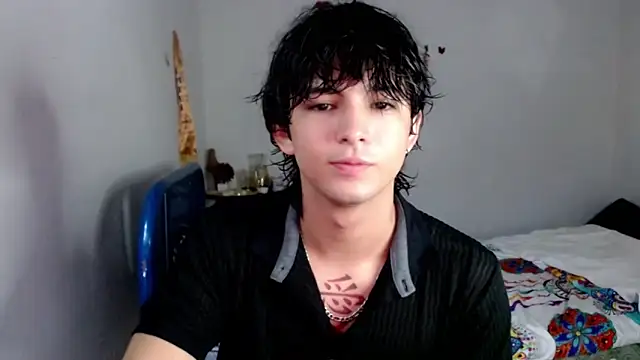 Snapshot of big_lunatic chatting on 11/17/25, 01:50 big lunatic online show from 11/17/25, 01:50