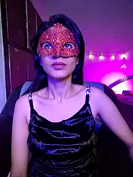 Snapshot of royeoy22 chatting on 09/17/25, 01:02 royeoy22 online show from 09/17/25, 01:02