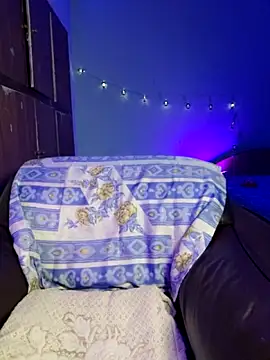 Snapshot of royeoy22 chatting on 09/28/25, 03:28 royeoy22 online show from 09/28/25, 03:28