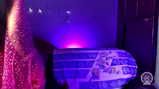 Snapshot of royeoy22 chatting on 10/11/25, 11:53 royeoy22 online show from 10/11/25, 11:53